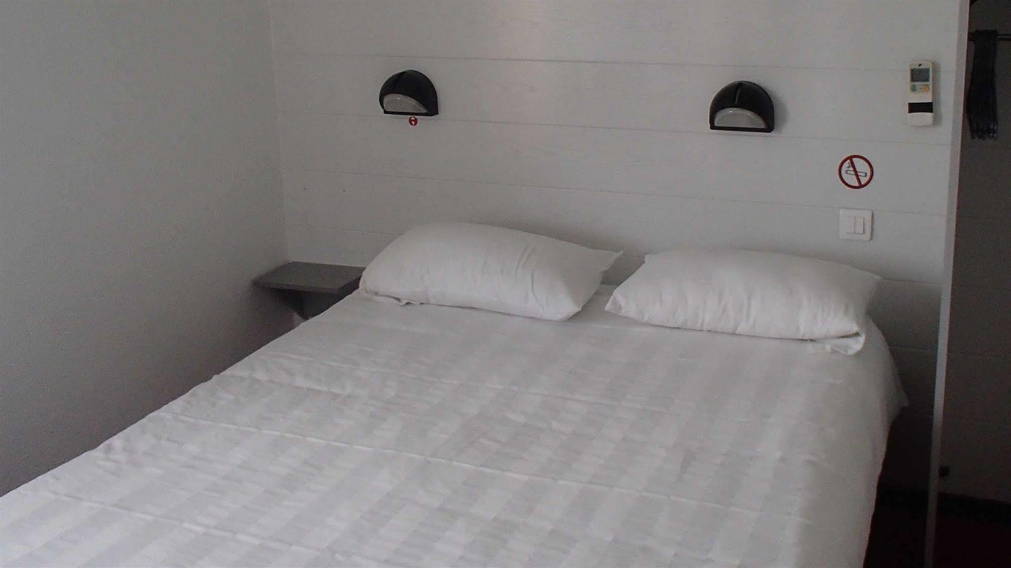 Brit Hotel Essentiel Albi Parc Des Expos Le Sequestre Ngoại thất bức ảnh